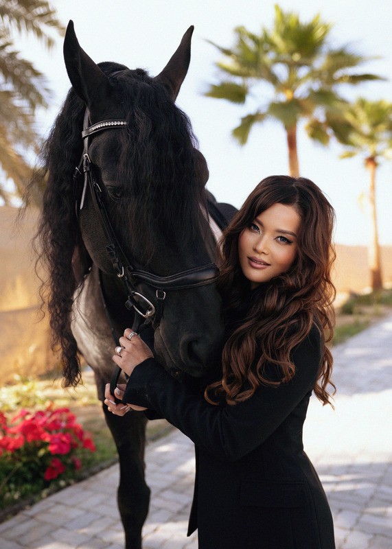 Capture the elegance of horses against Dubai's stunning landscapes with our professional equine photography and videography services. Book your personalized session today.