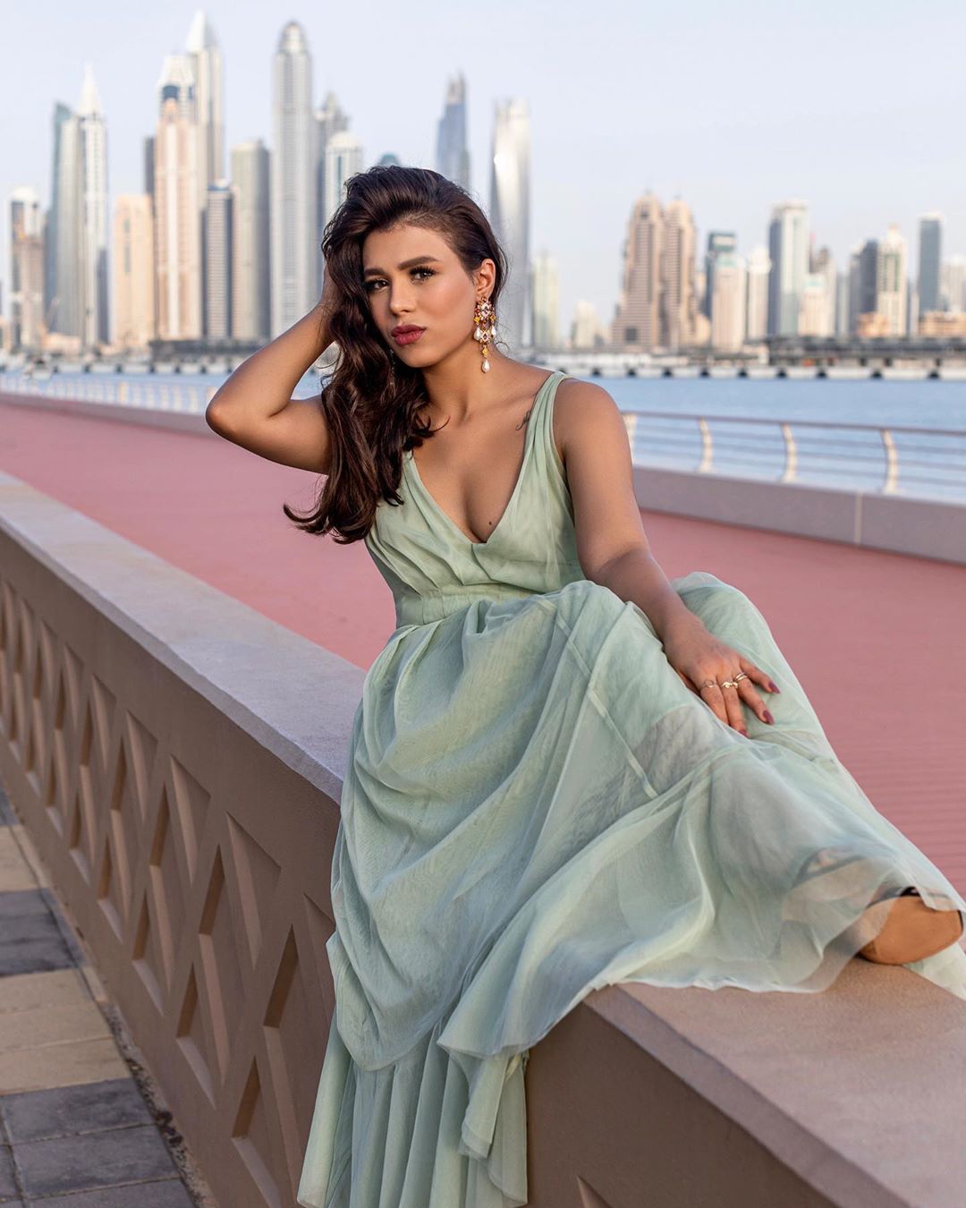 Professional Top Photographer Near Me in Dubai & Abu Dhabi. Photo Graphy in UAE | Kuckoo.Art