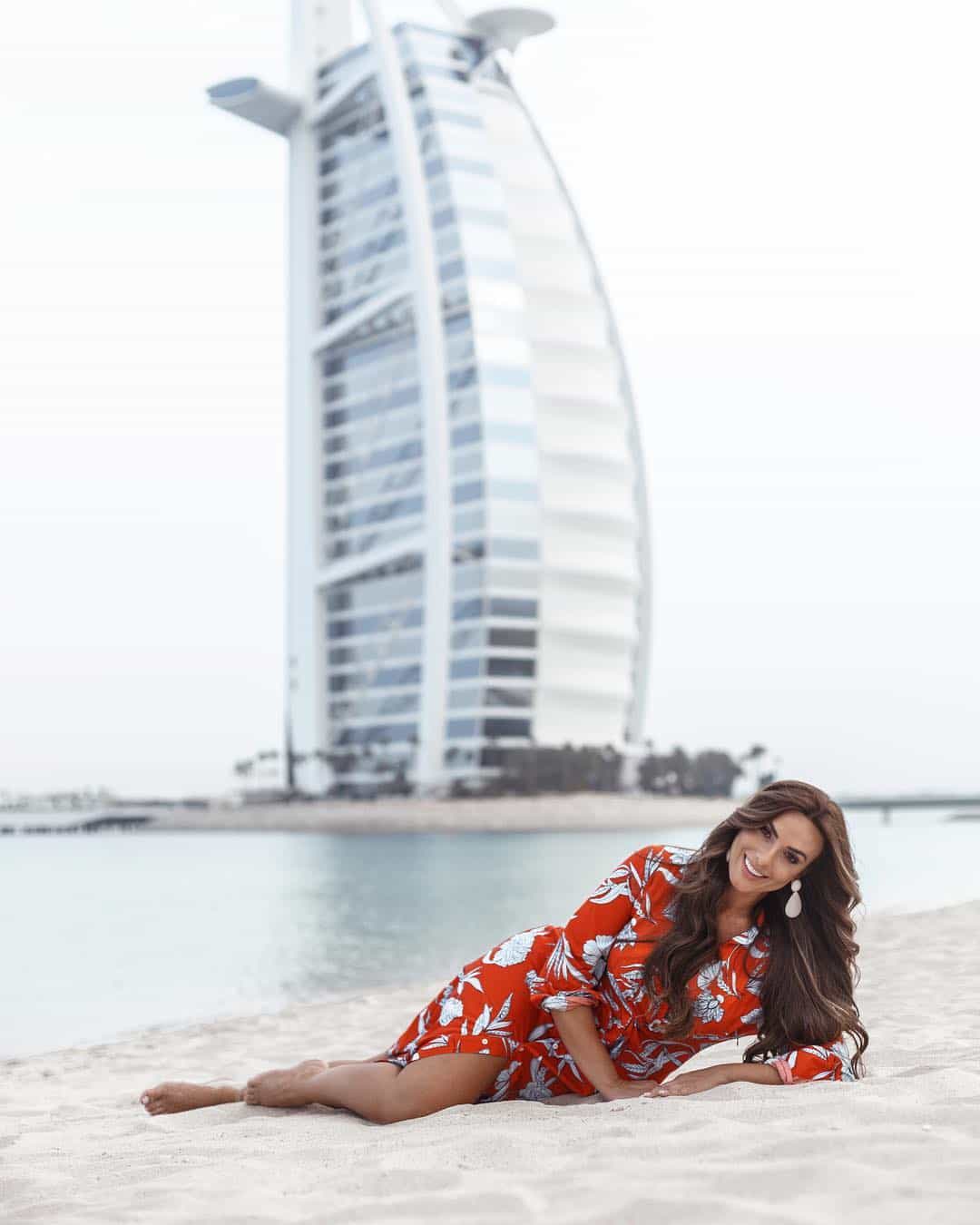 Professional Top Photography Near Me in Dubai & Abu Dhabi. Best Photo Portfolio in Hands | Kuckoo.Art