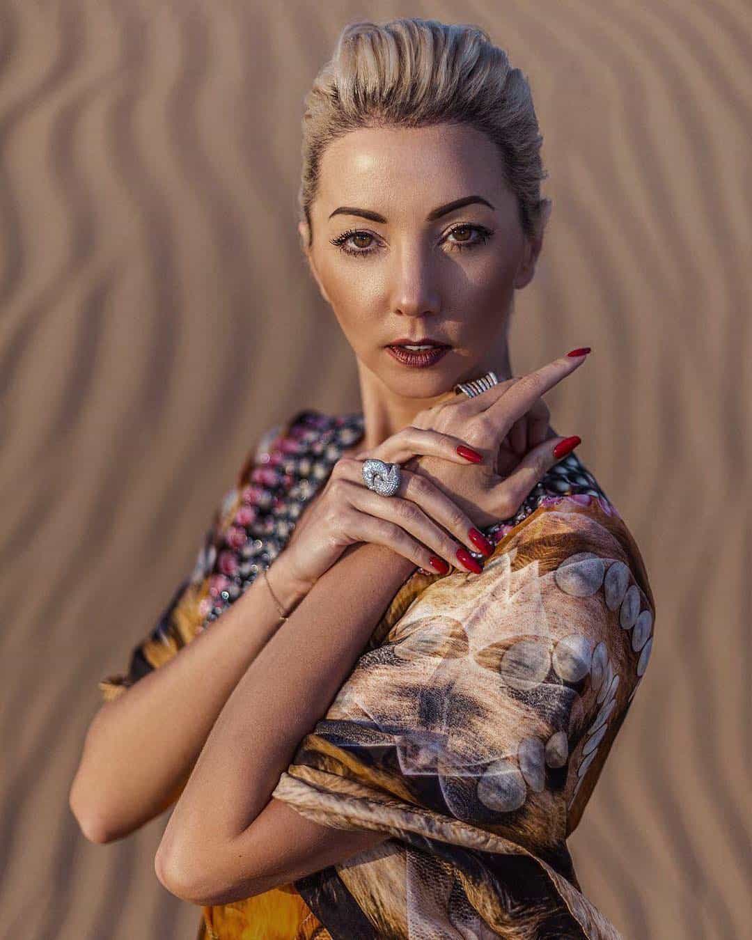 Professional Top Photography Near Me in Dubai & Abu Dhabi. Best Photo Portfolio in Hands | Kuckoo.Art