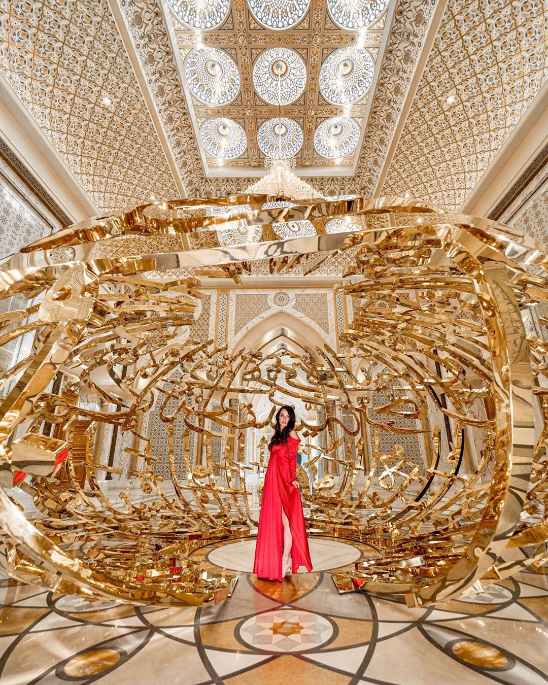 Professional Top Photography Near Me in Dubai & Abu Dhabi. Best Photo Portfolio in Hands | Kuckoo.Art