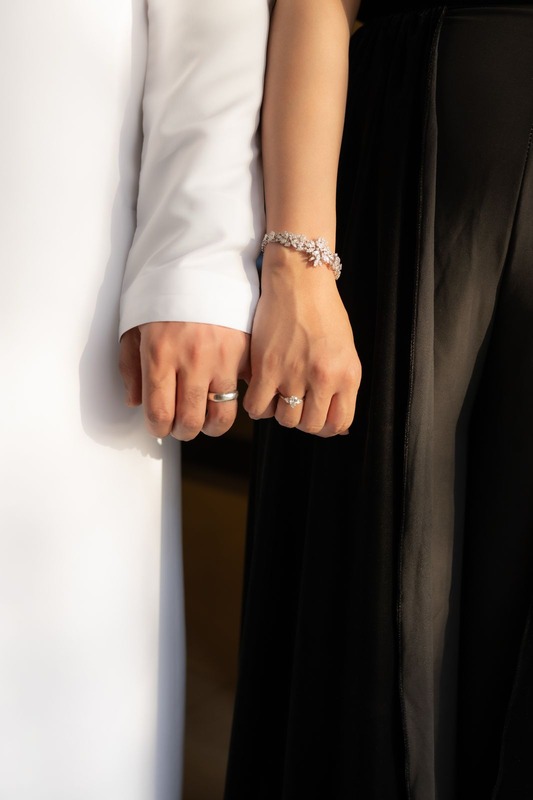Hire professional wedding photographer (videographer) in Dubai and Abu Dhabi. Book now your unique wedding photography experience. Click to view our portfolio.