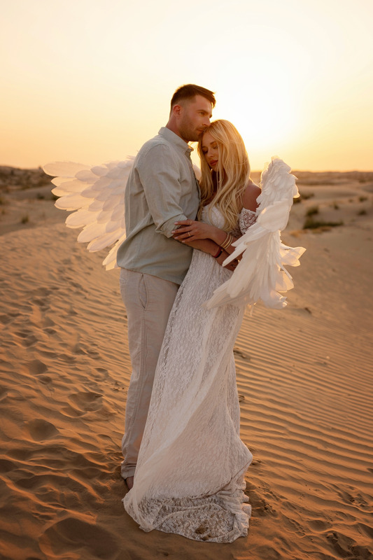 Hire professional wedding photographer (videographer) in Dubai and Abu Dhabi. Book now your unique wedding photography experience. Click to view our portfolio.