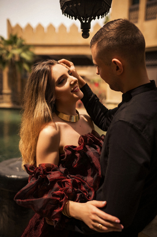 Hire professional wedding photographer (videographer) in Dubai and Abu Dhabi. Book now your unique wedding photography experience. Click to view our portfolio.