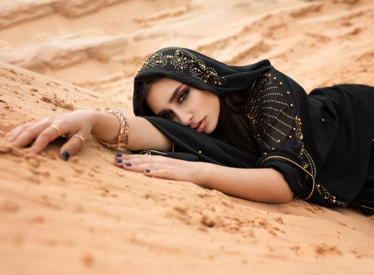 Order female ladies photoshoot in Dubai or Abu Dhabi.